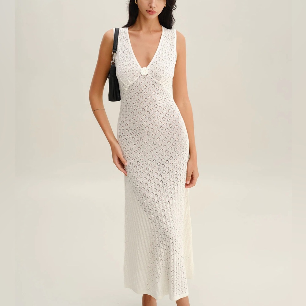 Rihoas Beige Sleeveless Pleated Midi Dress